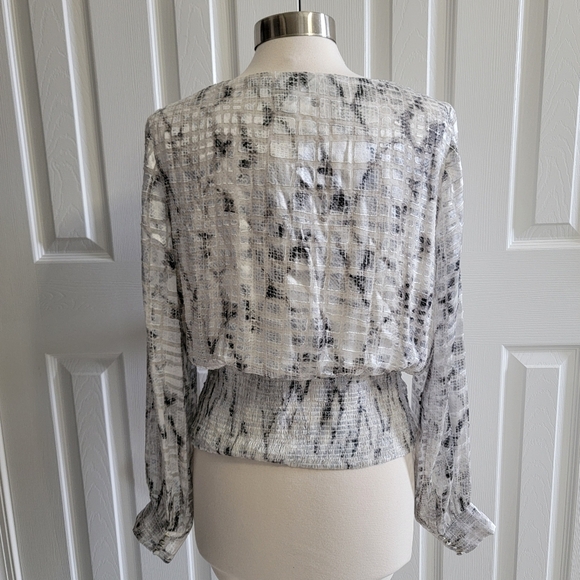 White House Black Market White and Gray Blouse - Picture 4 of 6